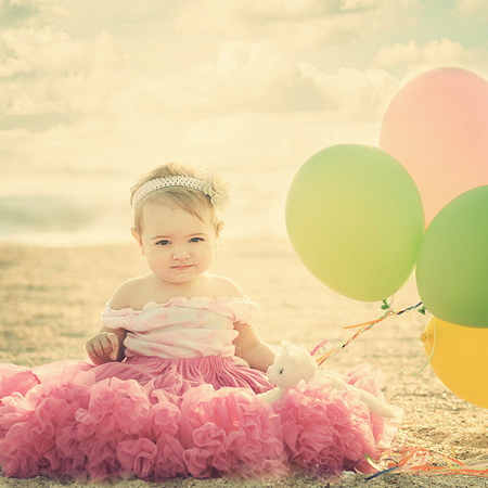 vintage-girl-with-balloons vintage-girl-with-balloons